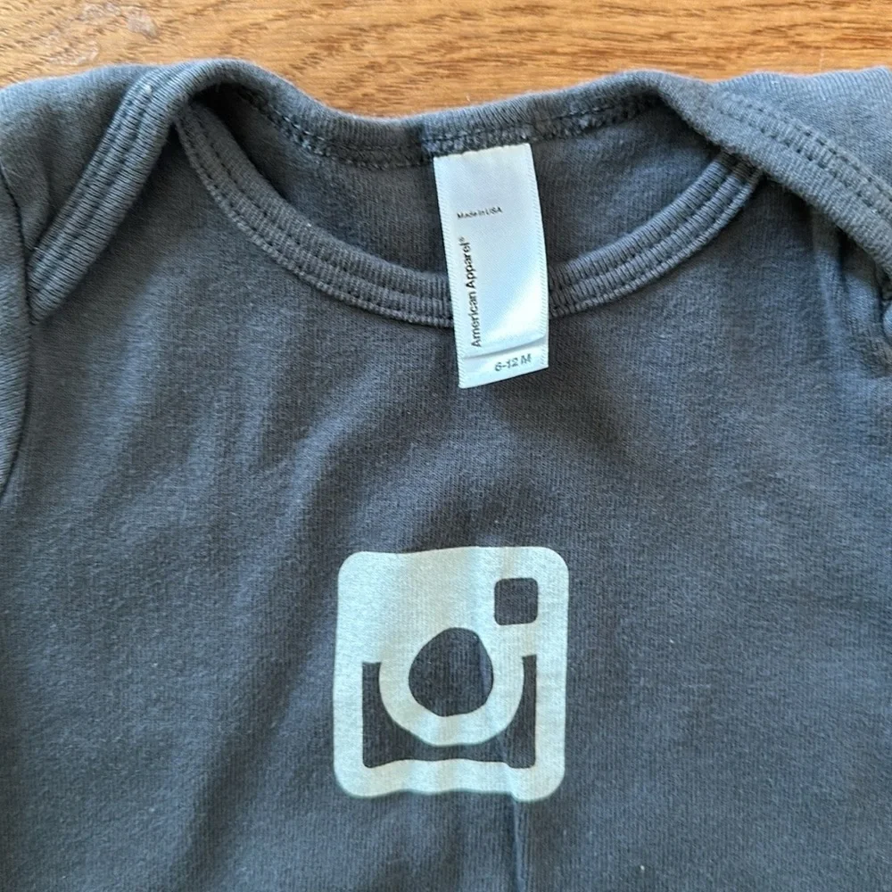 💙🩶 AMERICAN APPAREL Onesies Facebook & Instagram logo 6-12 months baby bundle